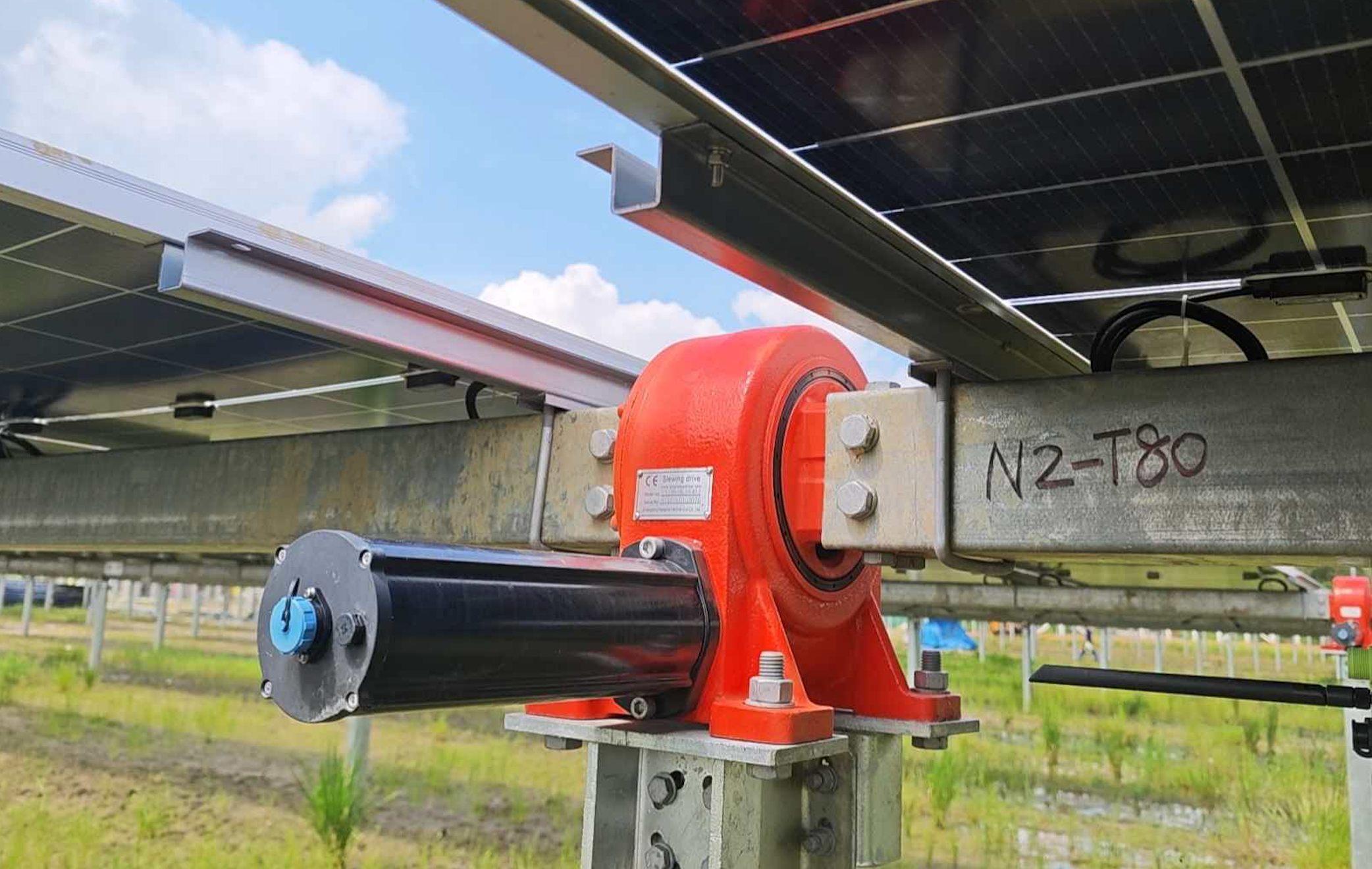 Últimos blogs de la empresa sobre Guía para la selección de unidad de aleta de rastreo solar para proyectos fotovoltaicos